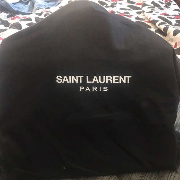 Saint Laurent Medium Soft De Jour Leather Tote - Picture 7 of 8